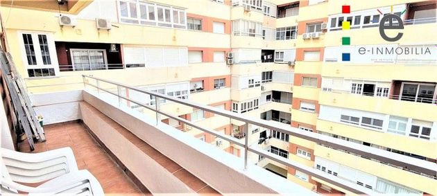 Foto 2 de Venta de piso en Cortadura - Zona Franca  de 3 habitaciones con terraza y garaje
