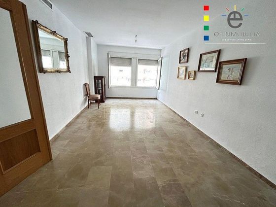 Foto 2 de Pis en venda a Cortadura - Zona Franca  de 4 habitacions amb garatge i aire acondicionat