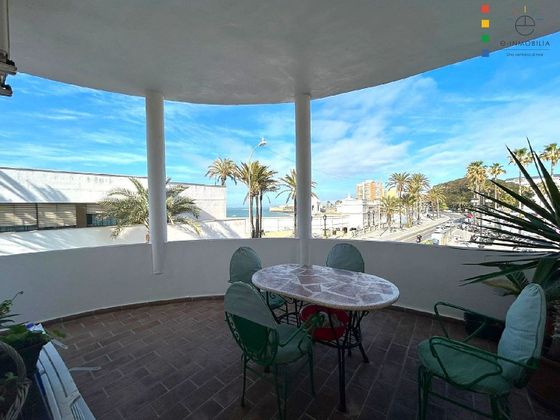 Foto 2 de Piso en venta en La Caleta - La Viña de 4 habitaciones con terraza y aire acondicionado