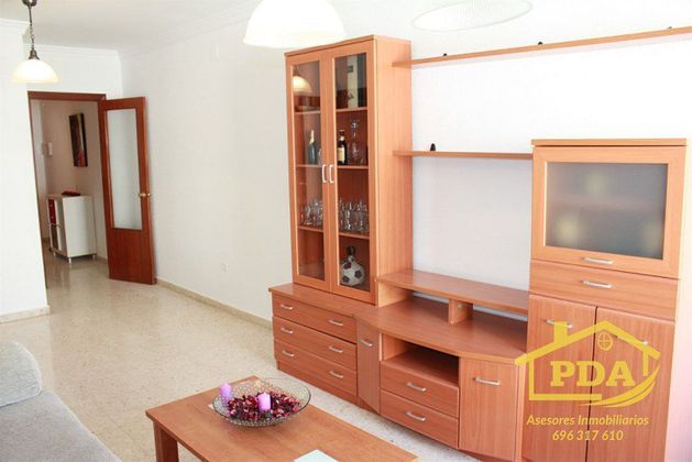 Foto 1 de Piso en venta en Palma del Río de 3 habitaciones con terraza y muebles