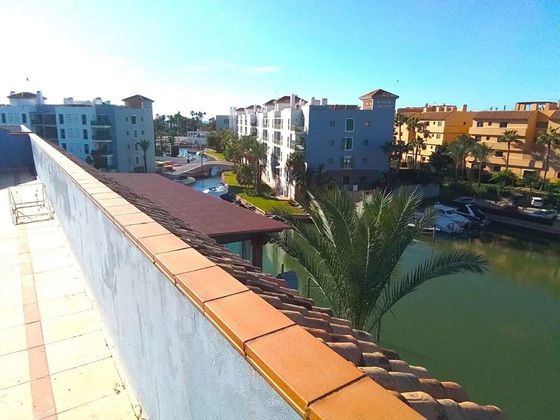 Foto 1 de Àtic en lloguer a avenida De la Marina Isla Carey de 5 habitacions amb terrassa i piscina