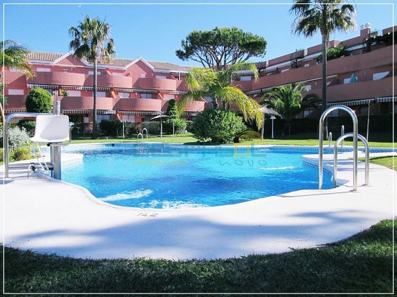 Foto 1 de Pis en lloguer a avenida Octavio Augusto de 1 habitació amb terrassa i piscina