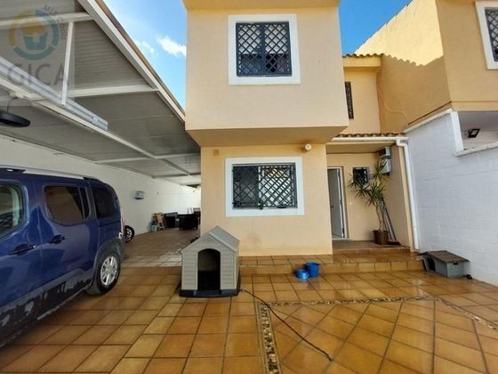 Foto 2 de Venta de casa adosada en San García de 3 habitaciones con terraza y piscina