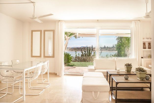 Foto 1 de Casa adossada en venda a Puerto de Sotogrande-La Marina de 4 habitacions amb terrassa i garatge