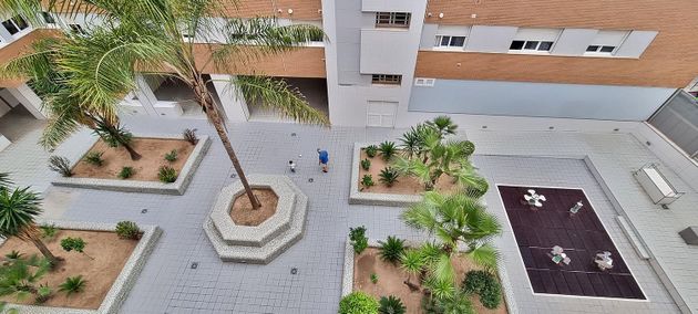 Foto 2 de Venta de piso en Huerta de la Reina - Trassierra de 3 habitaciones con terraza y aire acondicionado