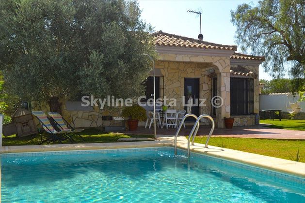 Foto 1 de Venta de casa en Las Lagunas - Campano de 3 habitaciones con piscina y aire acondicionado