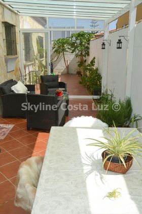 Foto 2 de Venta de casa en Las Lagunas - Campano de 3 habitaciones con piscina y aire acondicionado