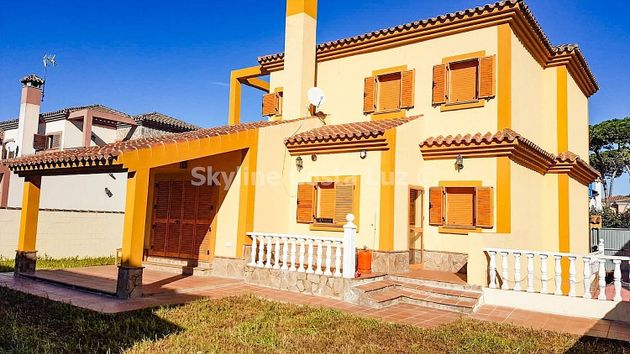 Foto 1 de Casa en venta en Sancti Petri - La Barrosa de 5 habitaciones con terraza y aire acondicionado