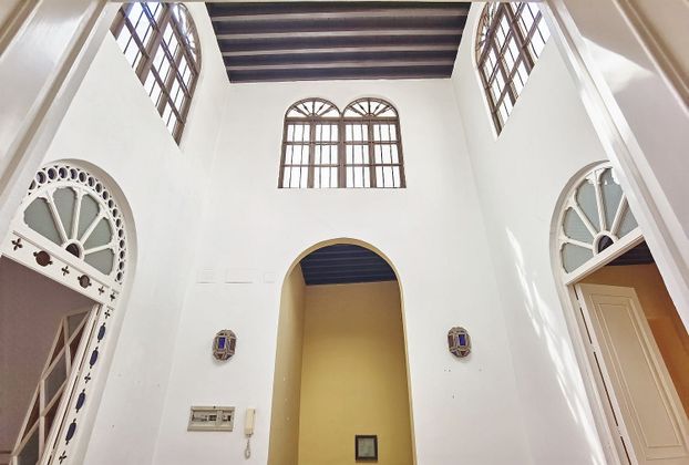 Foto 2 de Casa adossada en venda a calle Reyes Catolicos de 3 habitacions amb balcó