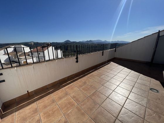 Foto 1 de Casa adossada en venda a Olvera de 3 habitacions amb terrassa i aire acondicionat