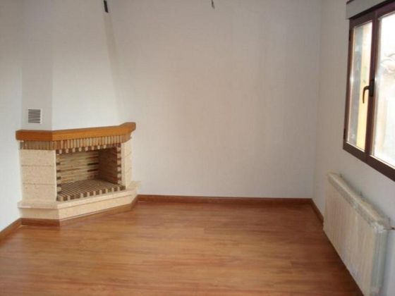 Foto 2 de Casa adossada en venda a Hiendelaencina de 3 habitacions i 120 m²