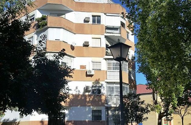 Foto 1 de Piso en venta en Poligono Sur - La Oliva - Letanías de 3 habitaciones con terraza