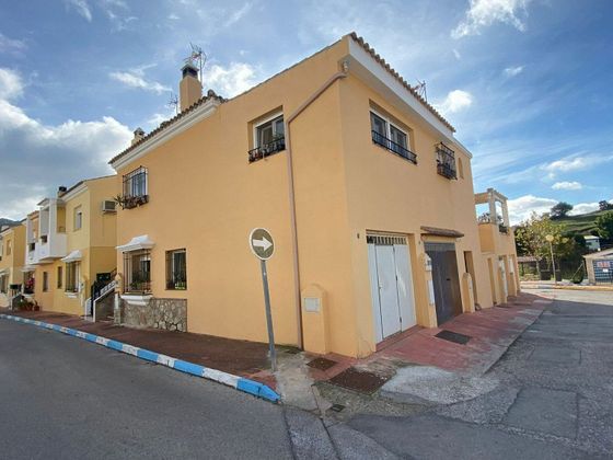 Foto 1 de Casa en venta en Alcalá de los Gazules de 4 habitaciones con piscina y ascensor
