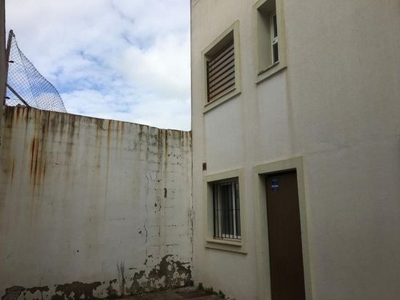 Foto 1 de Venta de dúplex en La Línea de la Concepción ciudad de 2 habitaciones con terraza