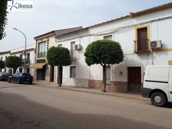 Foto 2 de Casa rural en venta en Pedro Abad de 4 habitaciones con balcón
