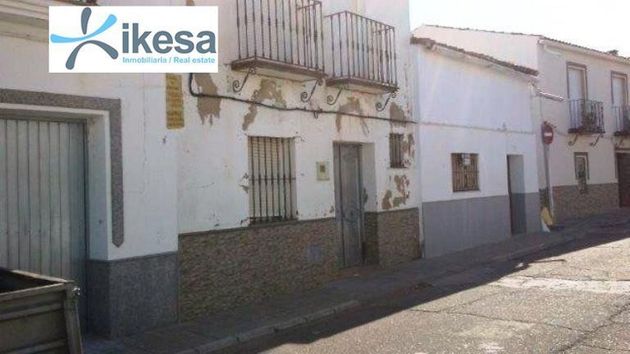 Foto 1 de Casa en venta en Santa Olalla del Cala de 4 habitaciones con terraza