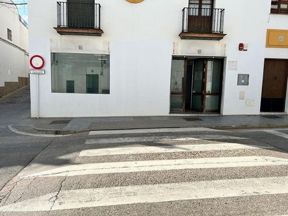 Foto 2 de Venta de local en calle Sevilla de 128 m²