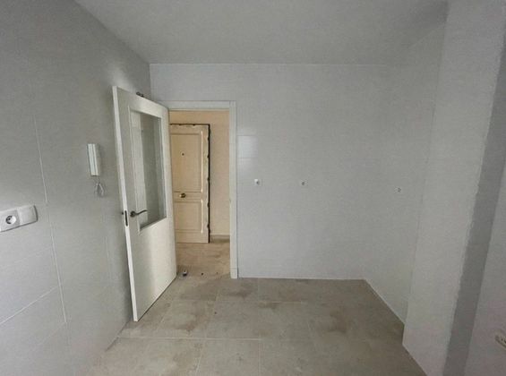Foto 2 de Pis en venda a Barrios (Los) de 3 habitacions amb balcó i ascensor