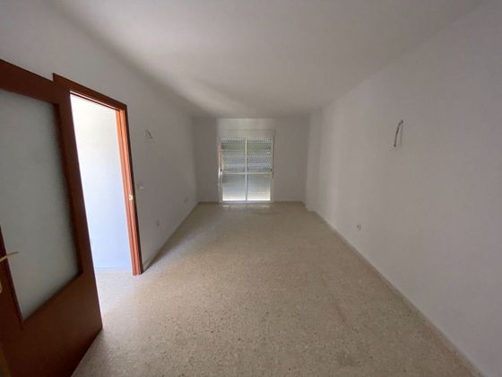 Foto 2 de Piso en venta en Ceuta de 3 habitaciones con garaje y ascensor