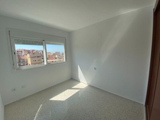 Foto 1 de Piso en venta en Ceuta de 3 habitaciones con garaje y ascensor