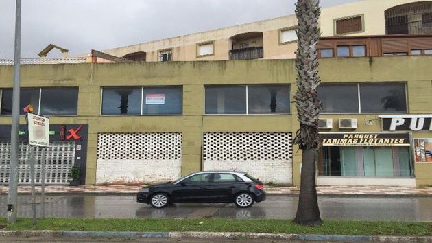 Foto 2 de Oficina en venda a La Línea de la Concepción ciudad de 647 m²