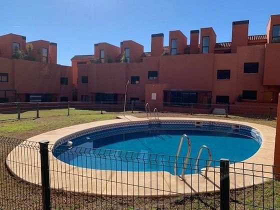 Foto 1 de Venta de piso en Guillena de 4 habitaciones con piscina