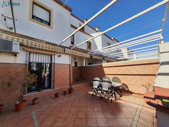Foto 1 de Casa en venda a Aljaraque de 5 habitacions amb terrassa i piscina