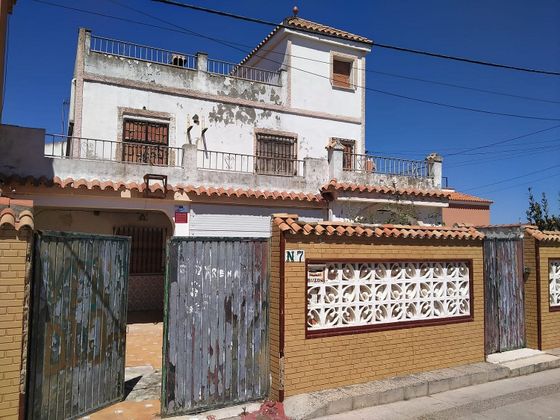 Foto 1 de Casa en venda a El Rinconcillo de 4 habitacions amb terrassa i garatge