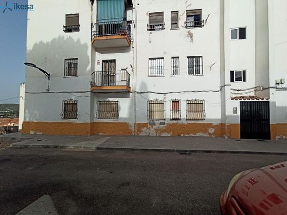 Foto 2 de Piso en venta en Andújar de 3 habitaciones con terraza