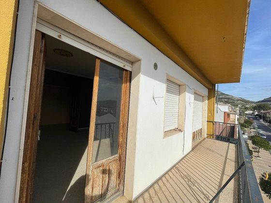 Foto 2 de Piso en venta en Alcaudete de 4 habitaciones con terraza
