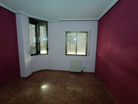 Foto 2 de Piso en venta en Martos de 4 habitaciones con balcón