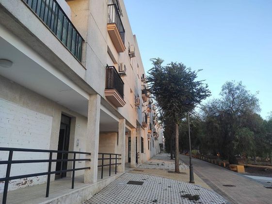 Foto 2 de Venta de piso en Villamartín de 3 habitaciones y 79 m²
