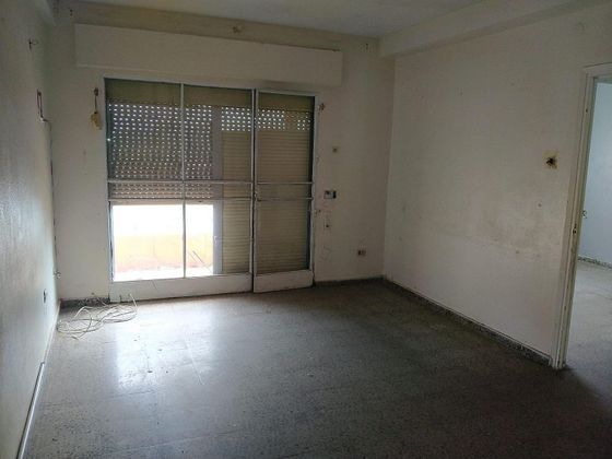 Foto 1 de Venta de piso en Bajadilla - Fuente Nueva de 2 habitaciones y 63 m²