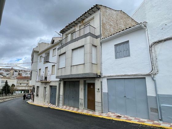 Foto 1 de Casa en venda a Castillo de Locubín de 3 habitacions amb balcó