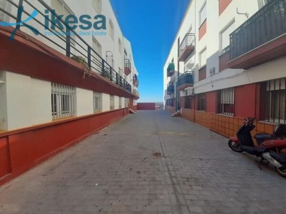 Foto 1 de Piso en venta en Isla Cristina ciudad de 3 habitaciones con terraza y balcón