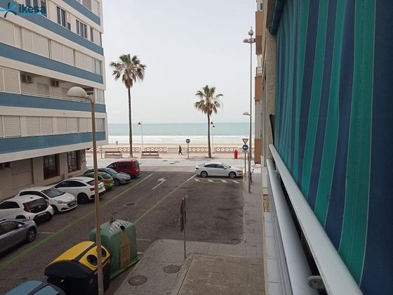 Foto 1 de Venta de piso en Playa Stª Mª del Mar - Playa Victoria de 2 habitaciones con terraza y ascensor