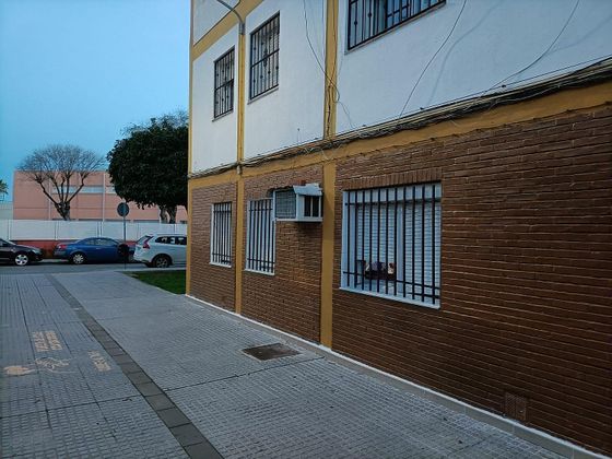 Foto 2 de Venta de piso en Rinconada (La) de 3 habitaciones y 72 m²