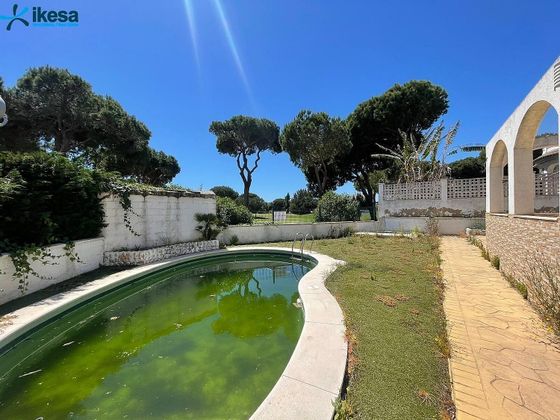 Foto 1 de Xalet en venda a Cartaya de 4 habitacions amb piscina i garatge