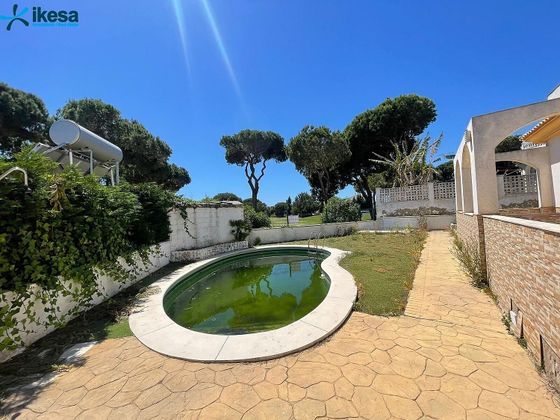 Foto 2 de Xalet en venda a Cartaya de 4 habitacions amb piscina i garatge