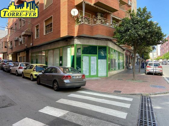 Foto 1 de Local en alquiler en avenida De Pablo Iglesias de 359 m²