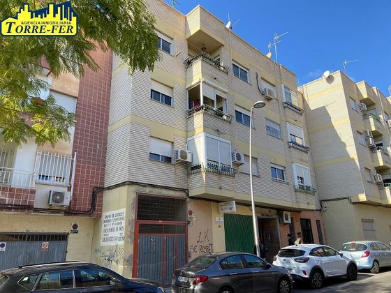 Foto 1 de Pis en venda a calle Largo Caballero de 3 habitacions amb balcó