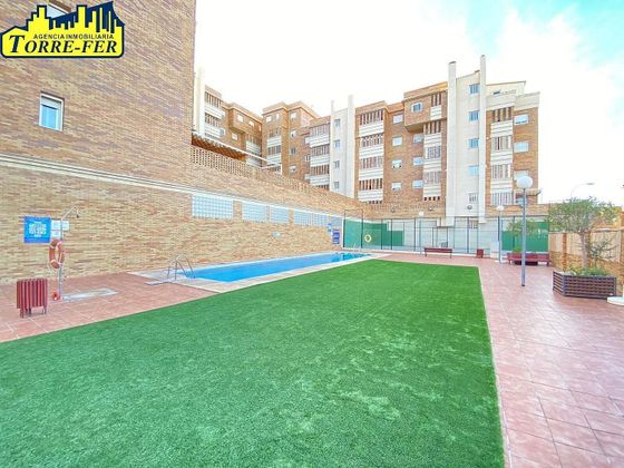 Foto 1 de Pis en venda a calle Alcotán de 3 habitacions amb terrassa i piscina