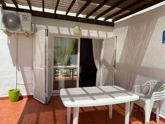 Foto 2 de Venta de piso en calle Islas Canarias de 1 habitación con terraza y piscina