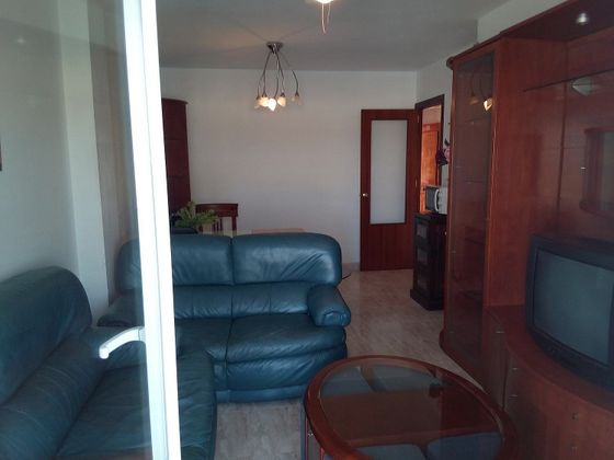 Foto 1 de Pis en lloguer a Puerto Real de 3 habitacions amb terrassa i mobles