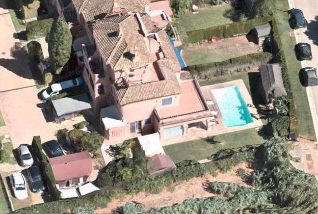 Foto 2 de Casa adossada en venda a Sotogrande Costa de 5 habitacions amb terrassa i piscina