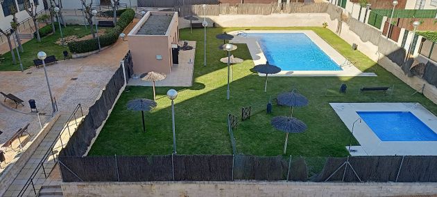 Foto 1 de Pis en venda a Este-Delicias de 3 habitacions amb terrassa i piscina