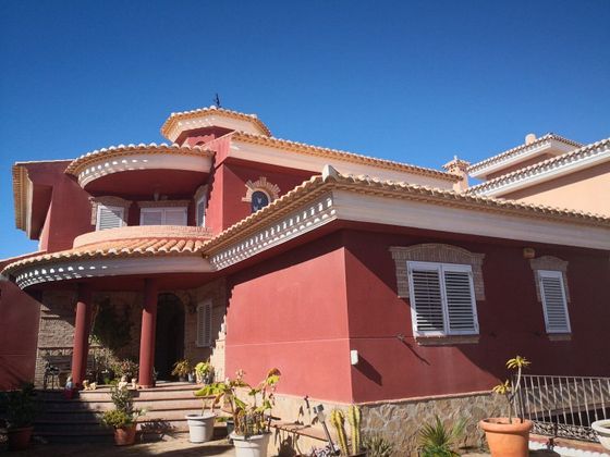 Foto 1 de Xalet en venda a Las Marinas de 5 habitacions amb terrassa i piscina