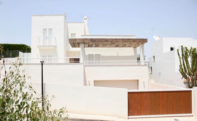 Foto 1 de Chalet en venta en Urb. El Palmeral de 3 habitaciones con terraza y piscina