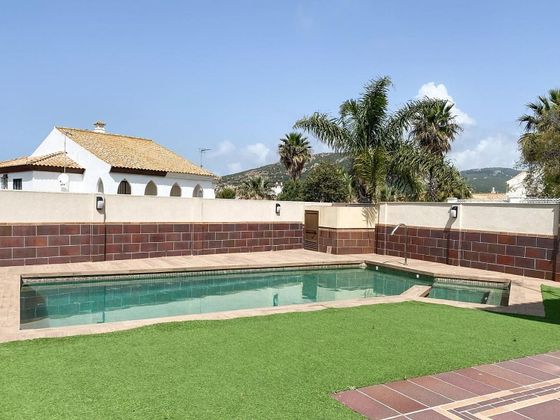 Foto 2 de Venta de chalet en Tarifa de 4 habitaciones con terraza y piscina