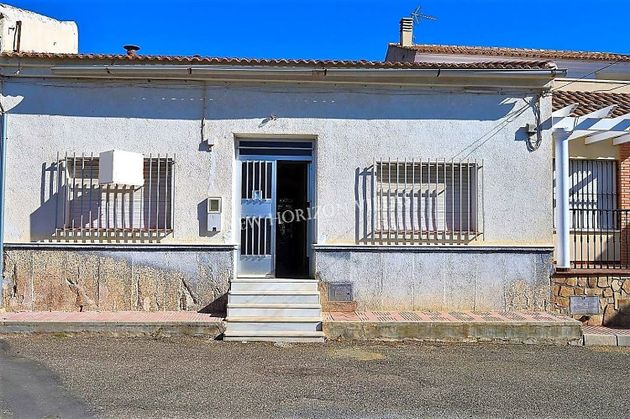 Foto 1 de Casa adossada en venda a Huércal-Overa de 3 habitacions amb jardí